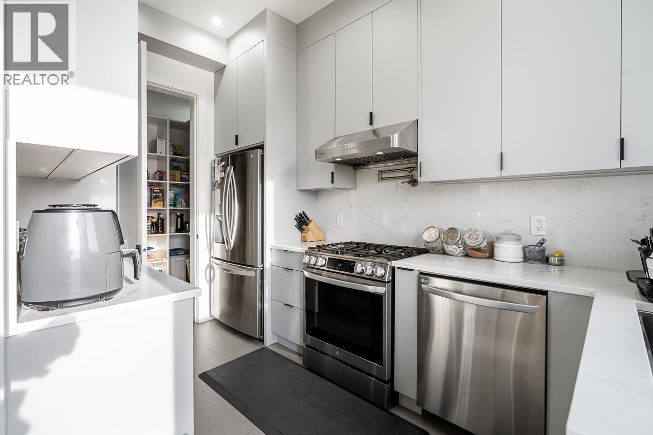 8056 12TH AVENUE, Burnaby