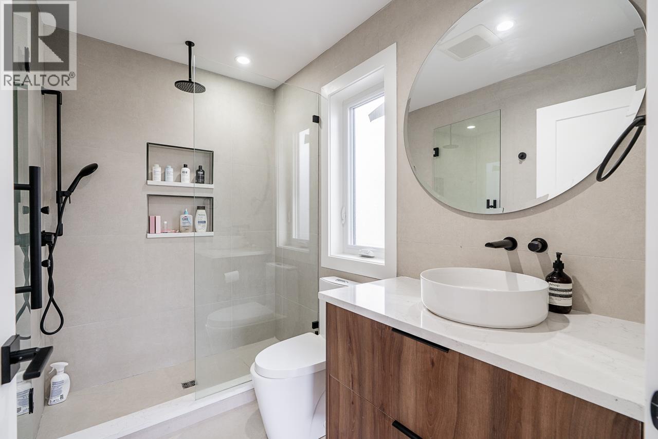 8056 12TH AVENUE, Burnaby