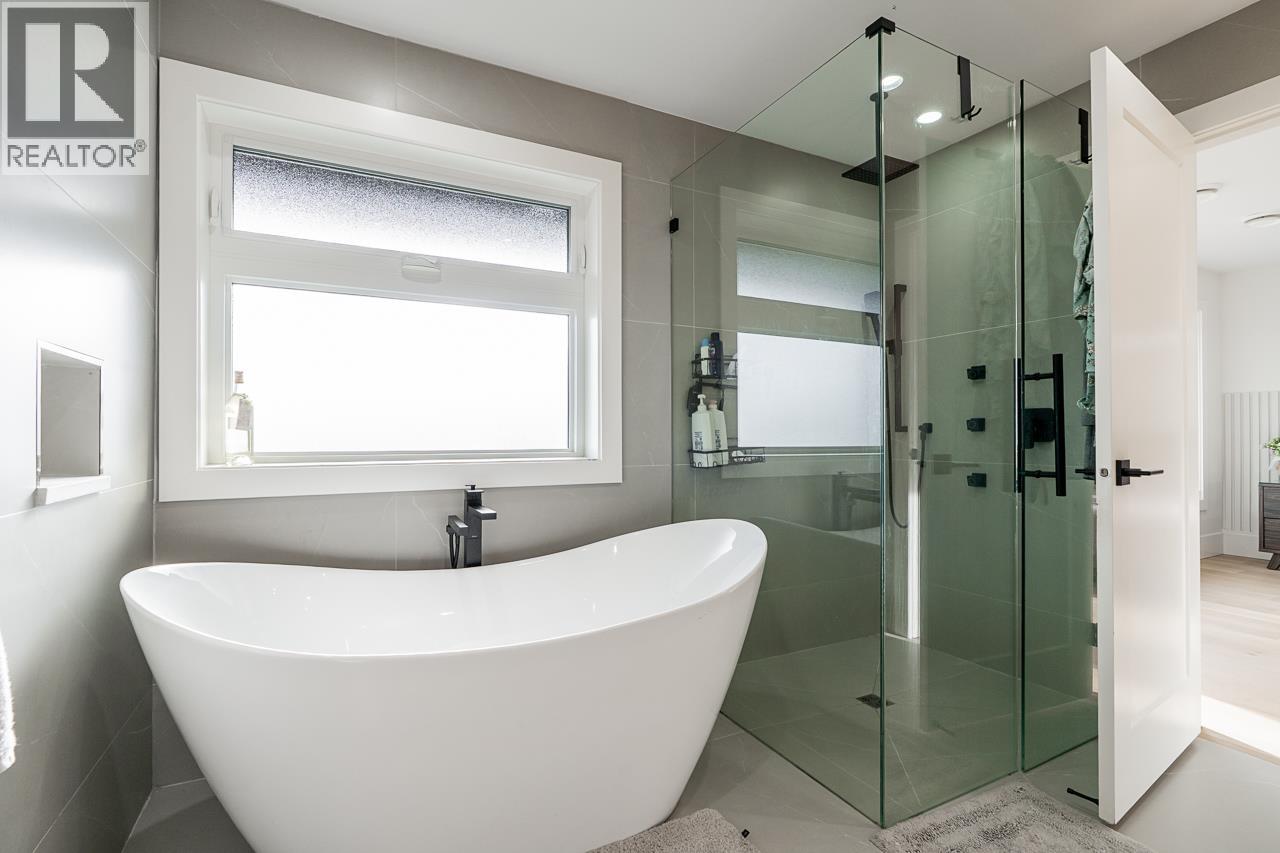 8056 12TH AVENUE, Burnaby