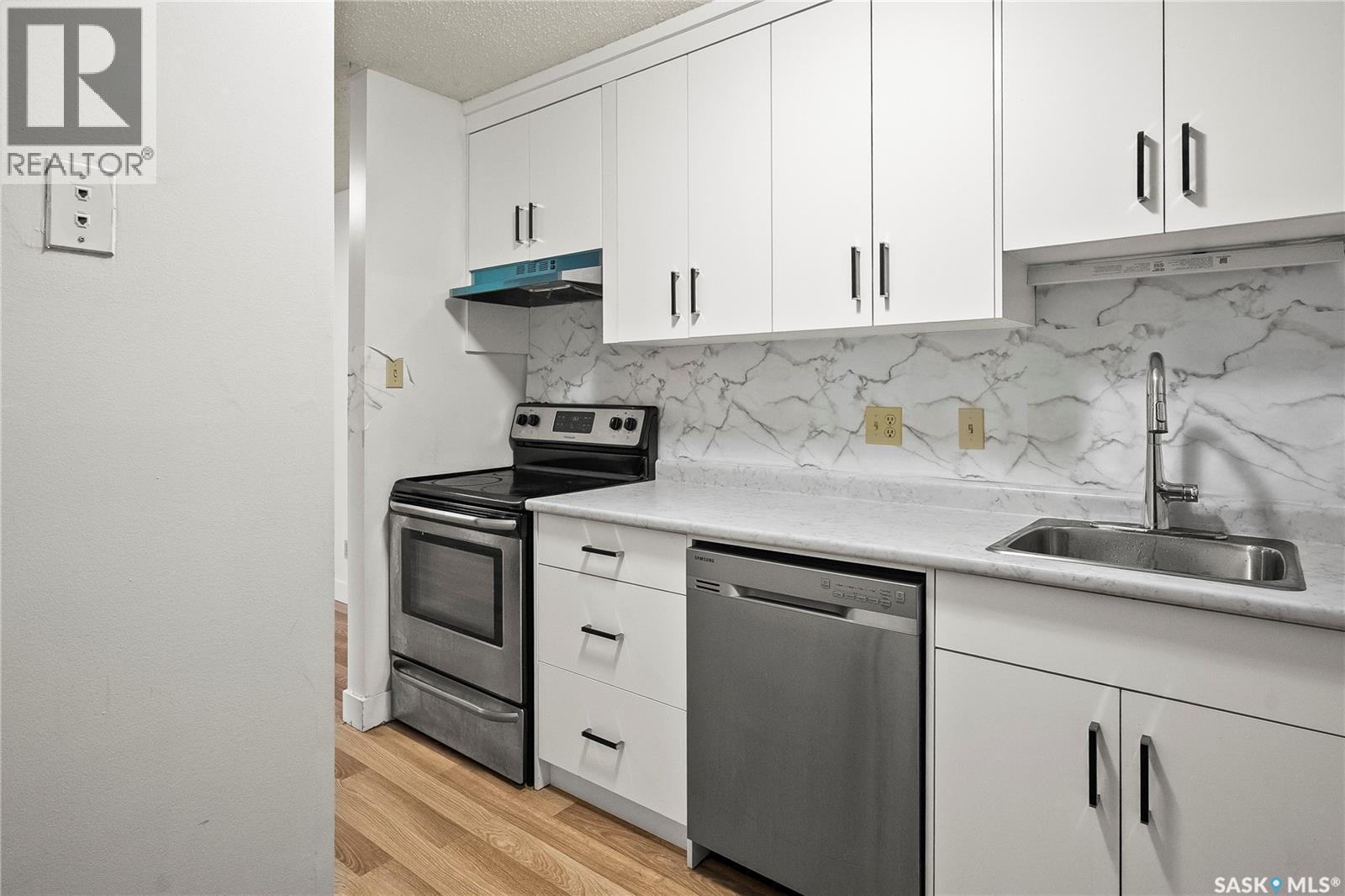 Single Family House Low rise for Sale in   Kingsmere BOULEVARD Saskatoon 