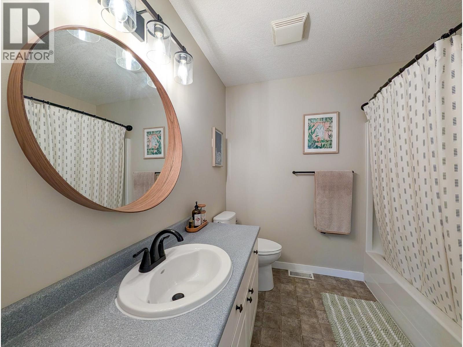 6658 DAKELH TI, Prince George