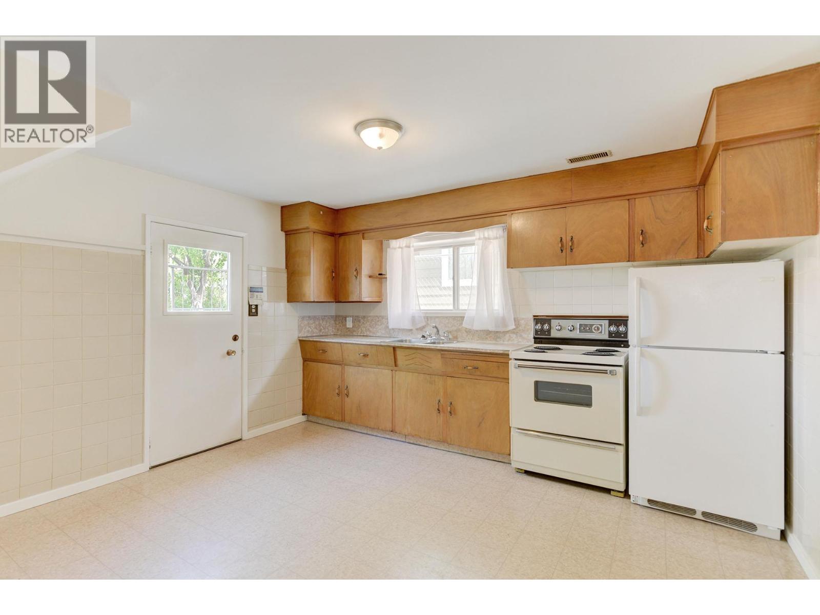 354 WILLOW Street, Kamloops