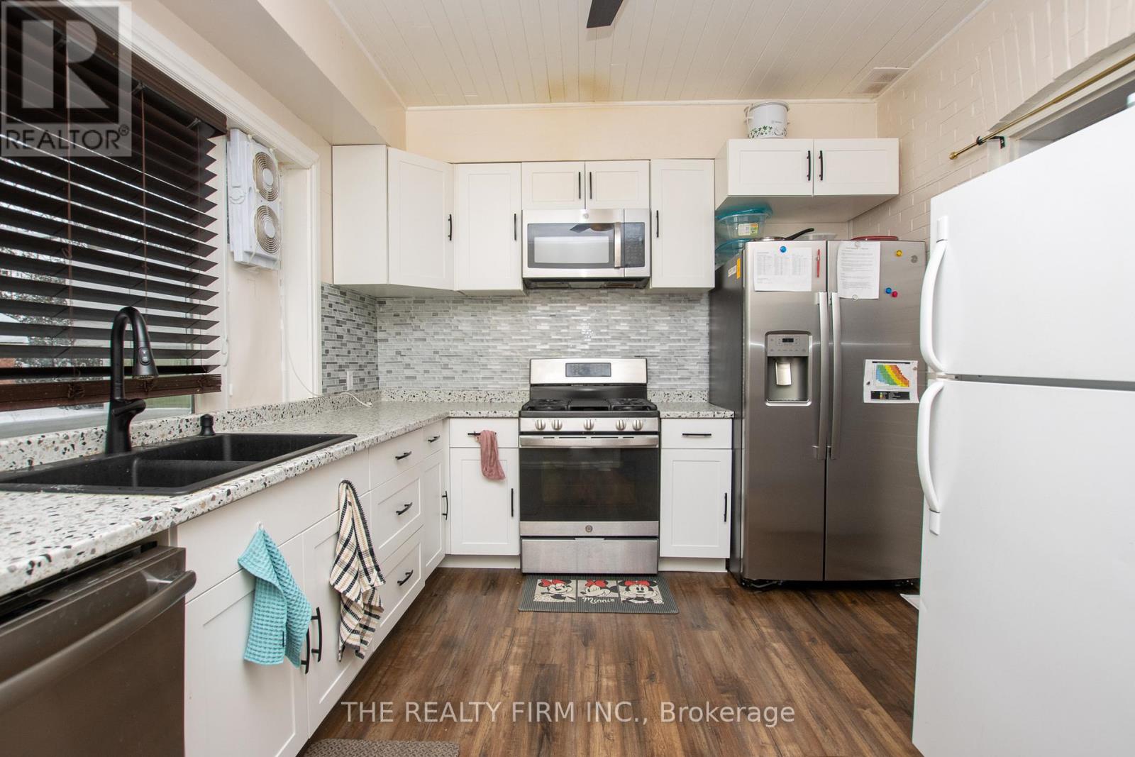 3 DALY AVENUE - 31