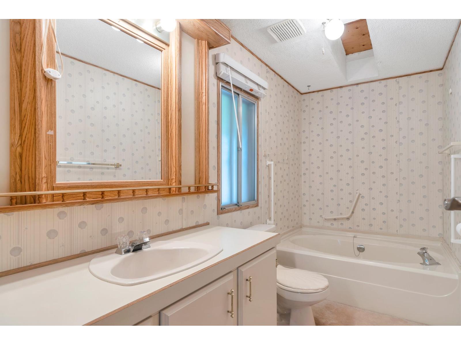 105 2062 KING GEORGE HIGHWAY, Surrey