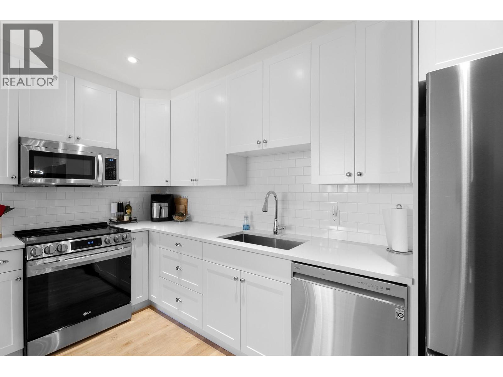 1345 Myra Place - 77