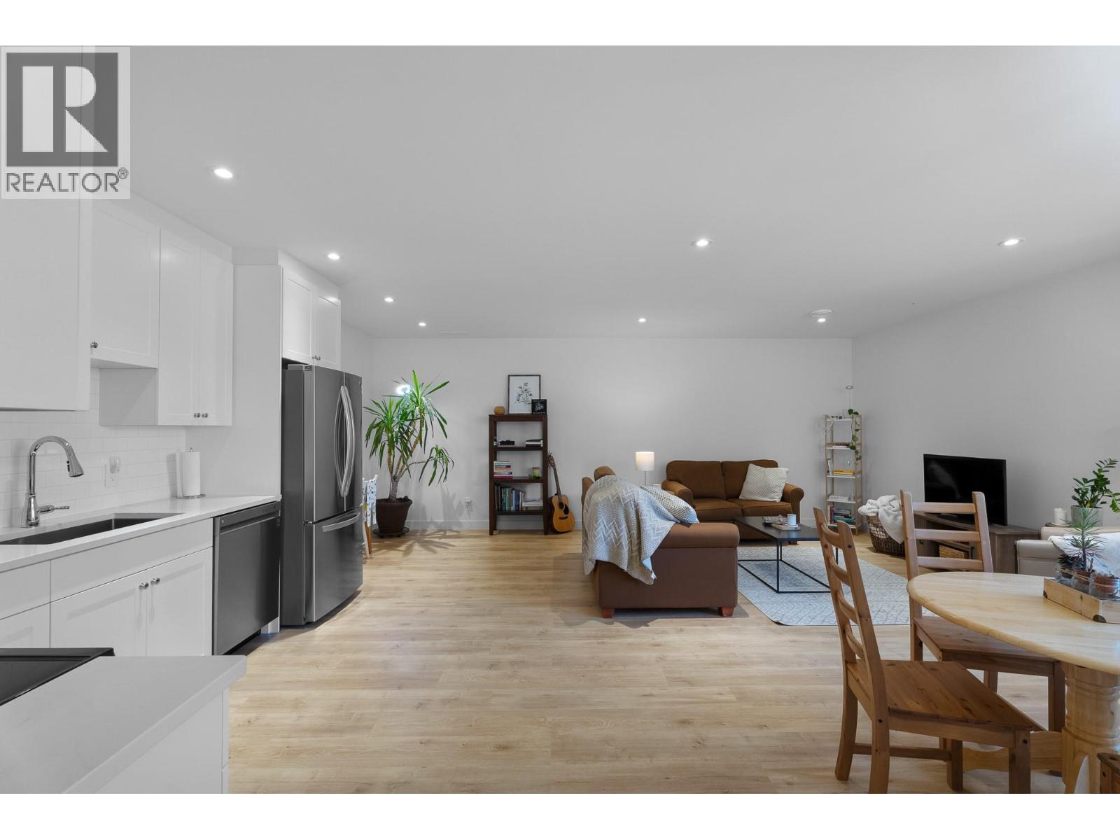 1345 Myra Place - 75