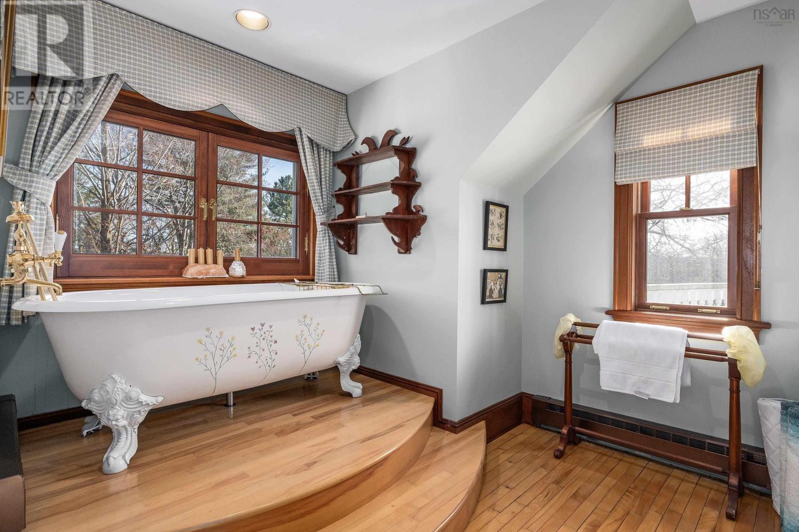 Property 28 of 46 of 1462 Thornvale Avenue, 1445 Birchdale Ave