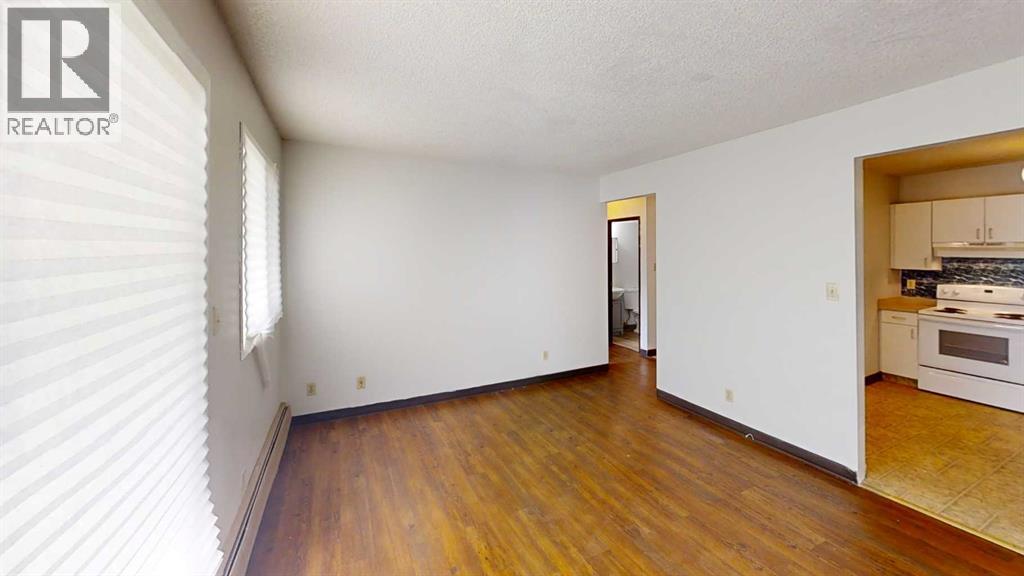 202, 5117 44 Street - Photo 4 of 7, High Prairie, Alberta