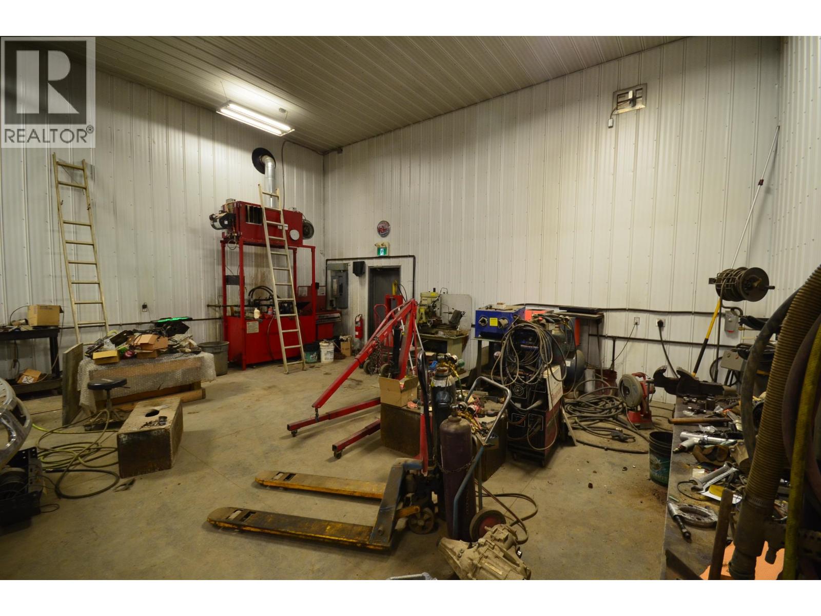 10874 261 ROAD - 23