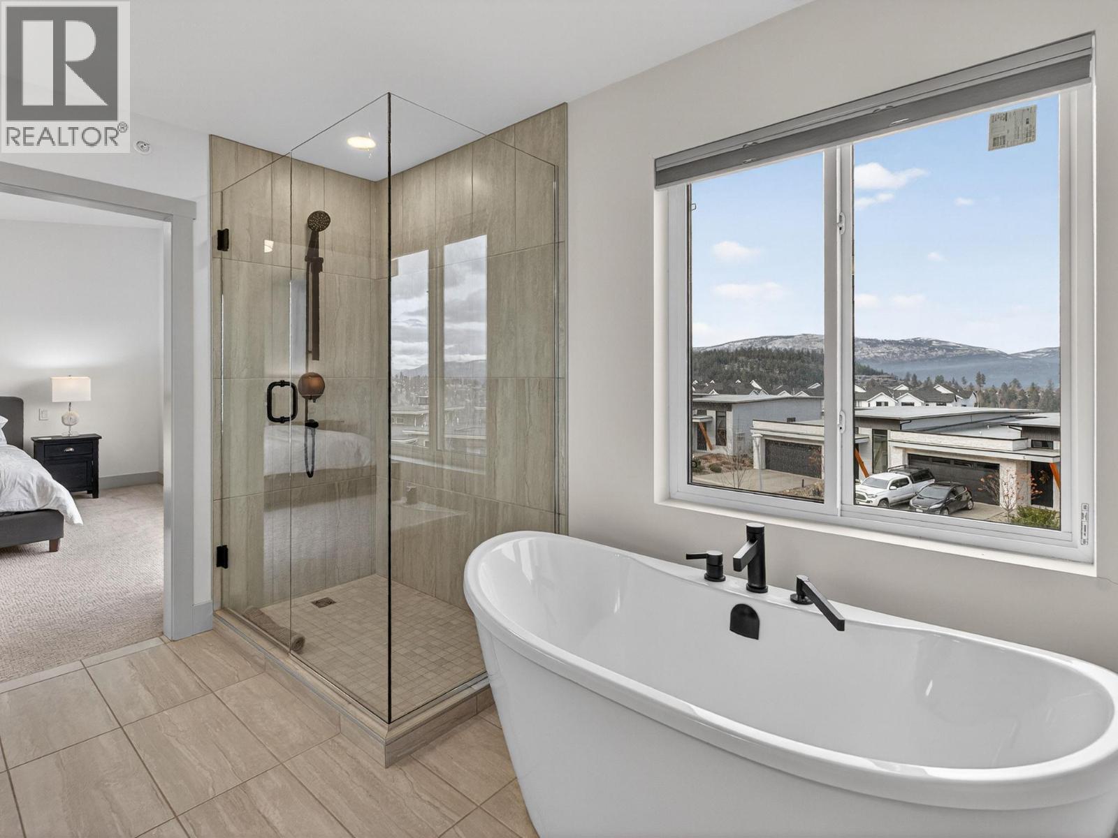 269 Diamond Way Unit# 6, Vernon