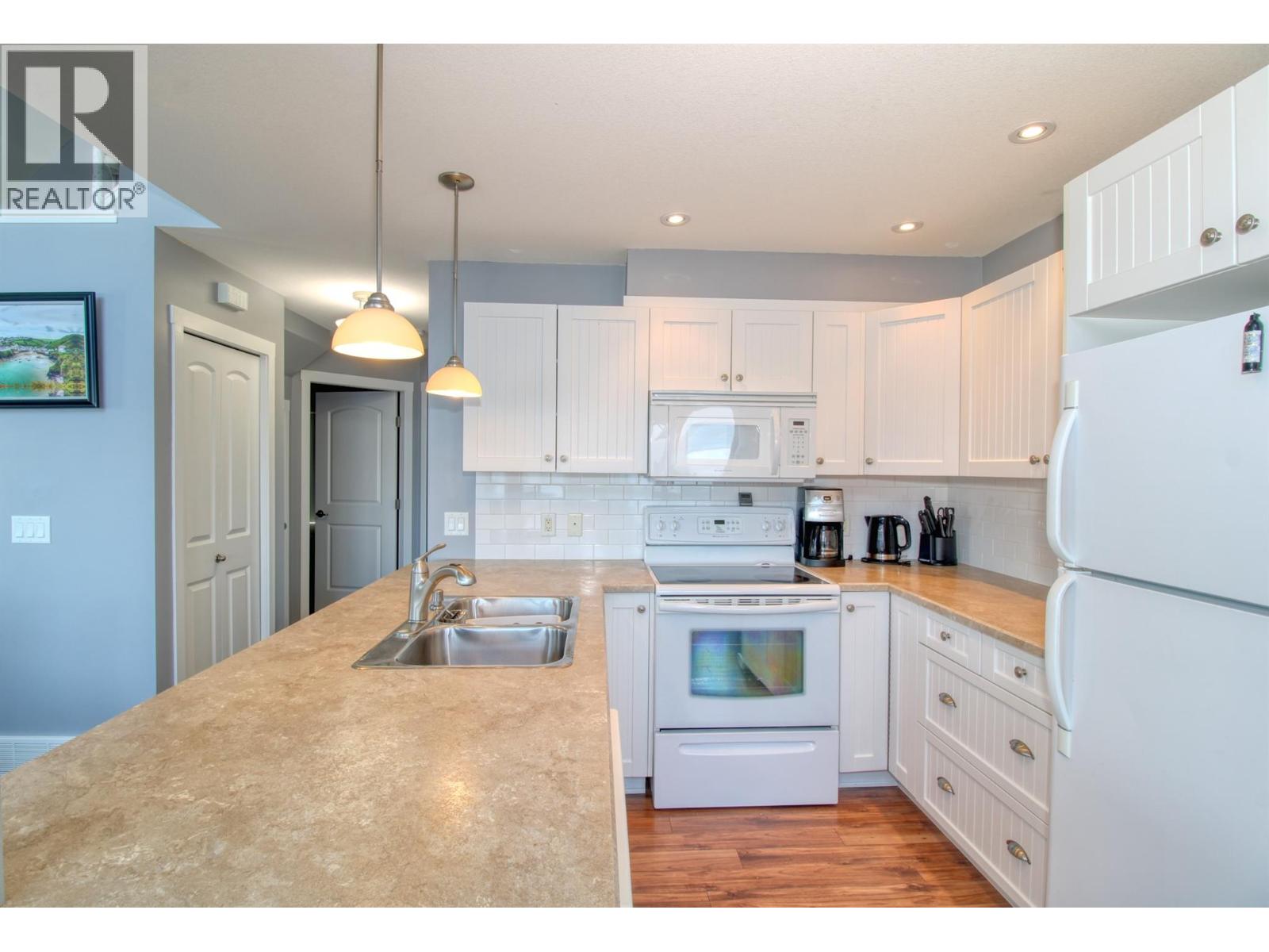 6933 Barcelona Drive Unit# 64, Kelowna