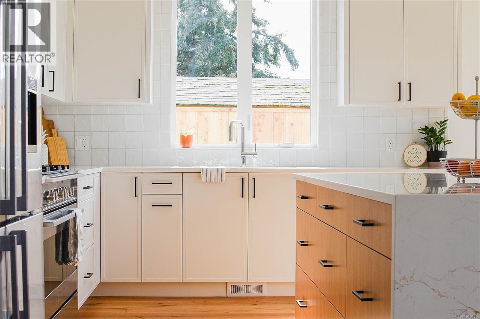 327 Wisteria St, Parksville