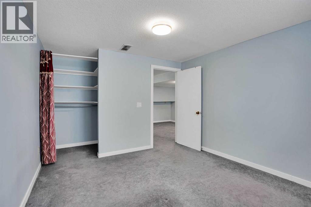 Single Family House 4 Level for Sale in  Martindale Drive NE Martindale Calgary 