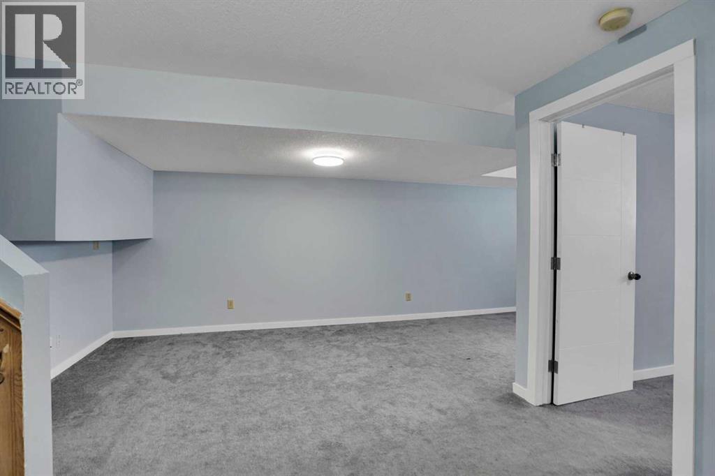 Single Family House 4 Level for Sale in  Martindale Drive NE Martindale Calgary 