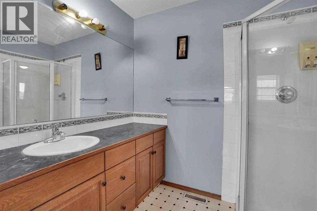 Single Family House 4 Level for Sale in  Martindale Drive NE Martindale Calgary 