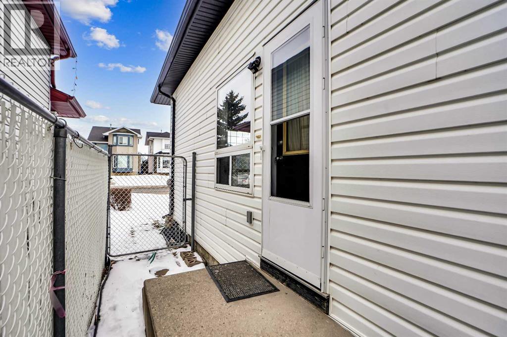 Single Family House 4 Level for Sale in  Martindale Drive NE Martindale Calgary 