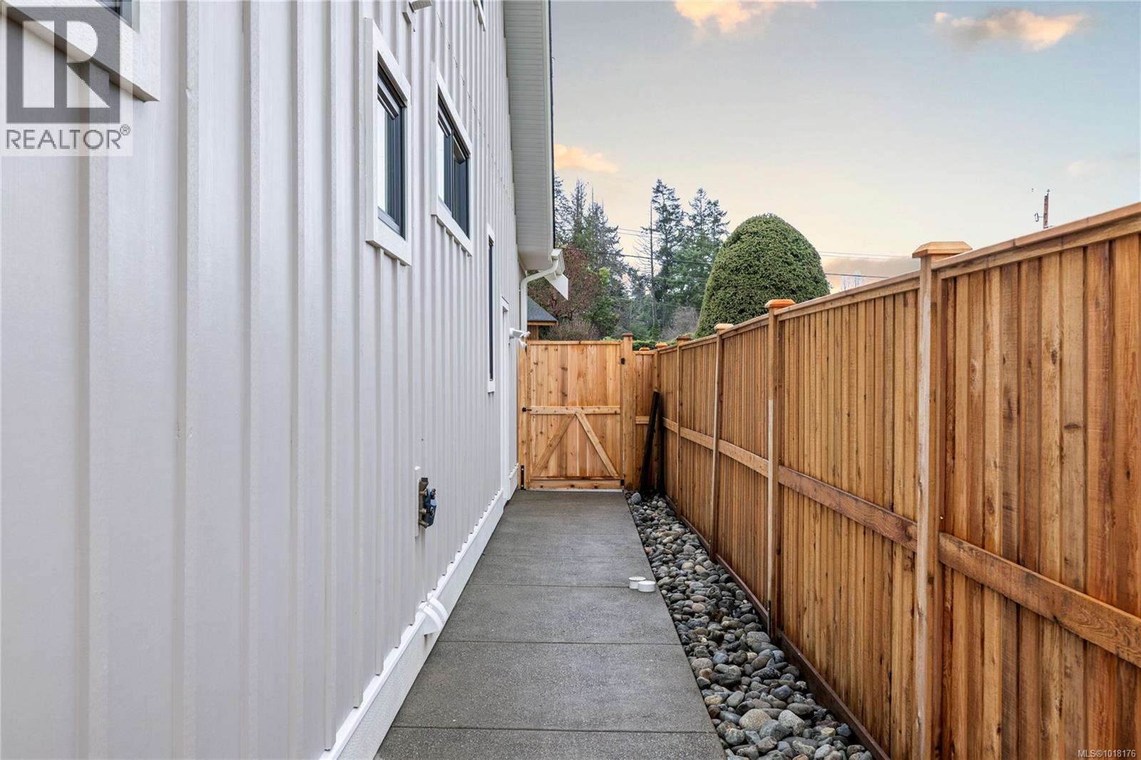318 Willow St - 43