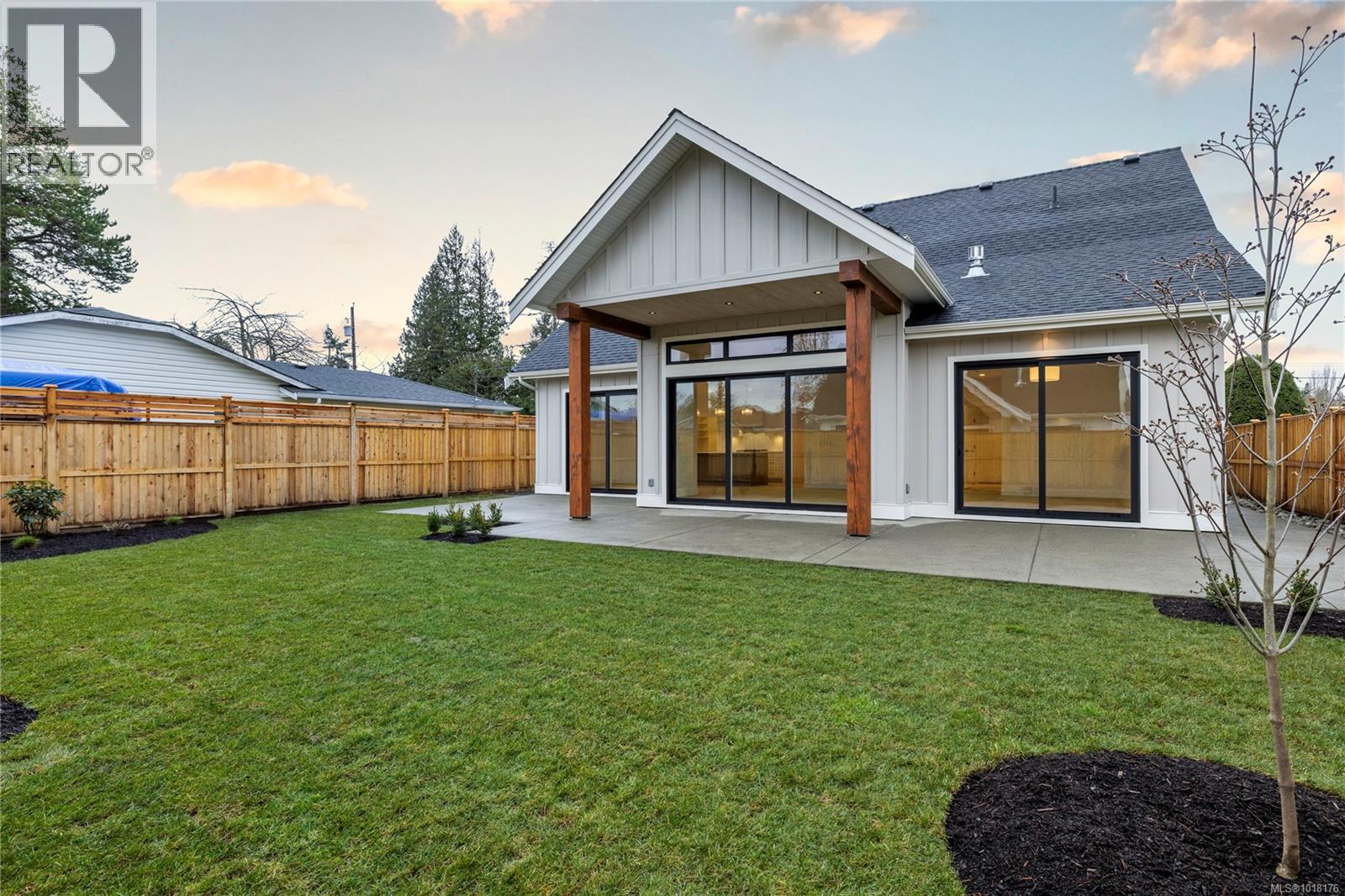 318 Willow St, Parksville