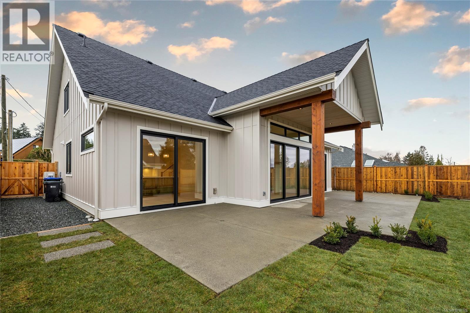 318 Willow St, Parksville