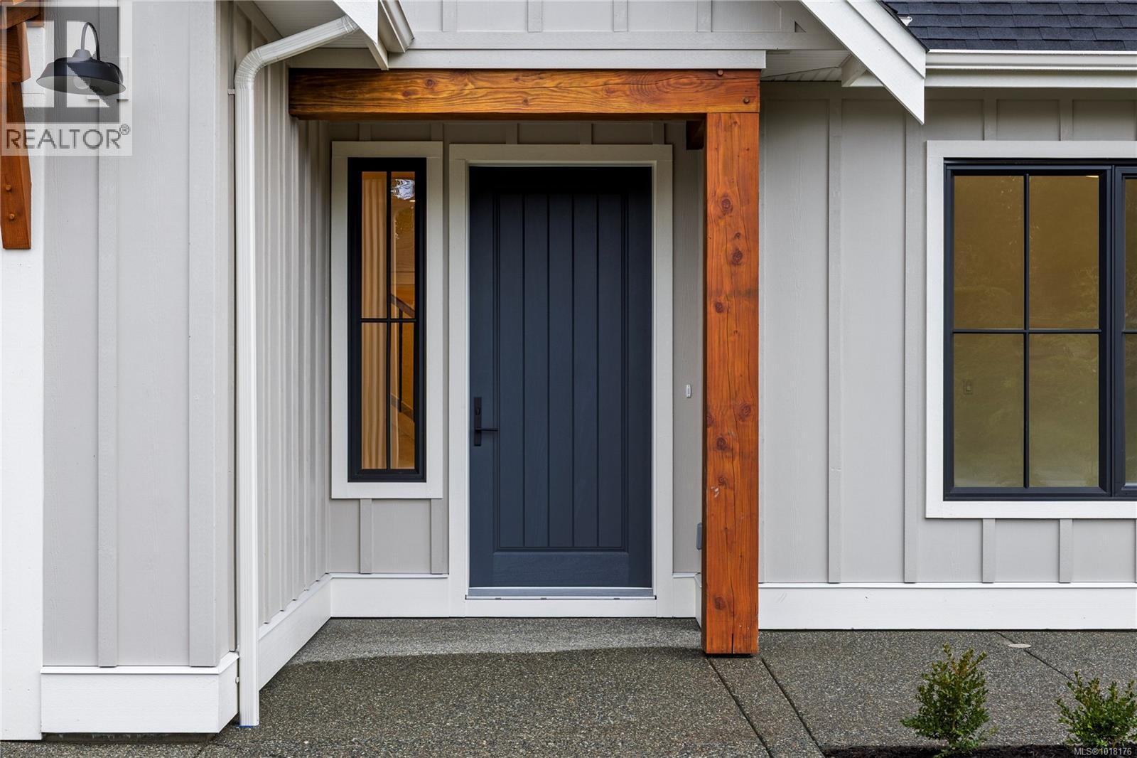 318 Willow St - Photo 2 of 47, Parksville, British Columbia