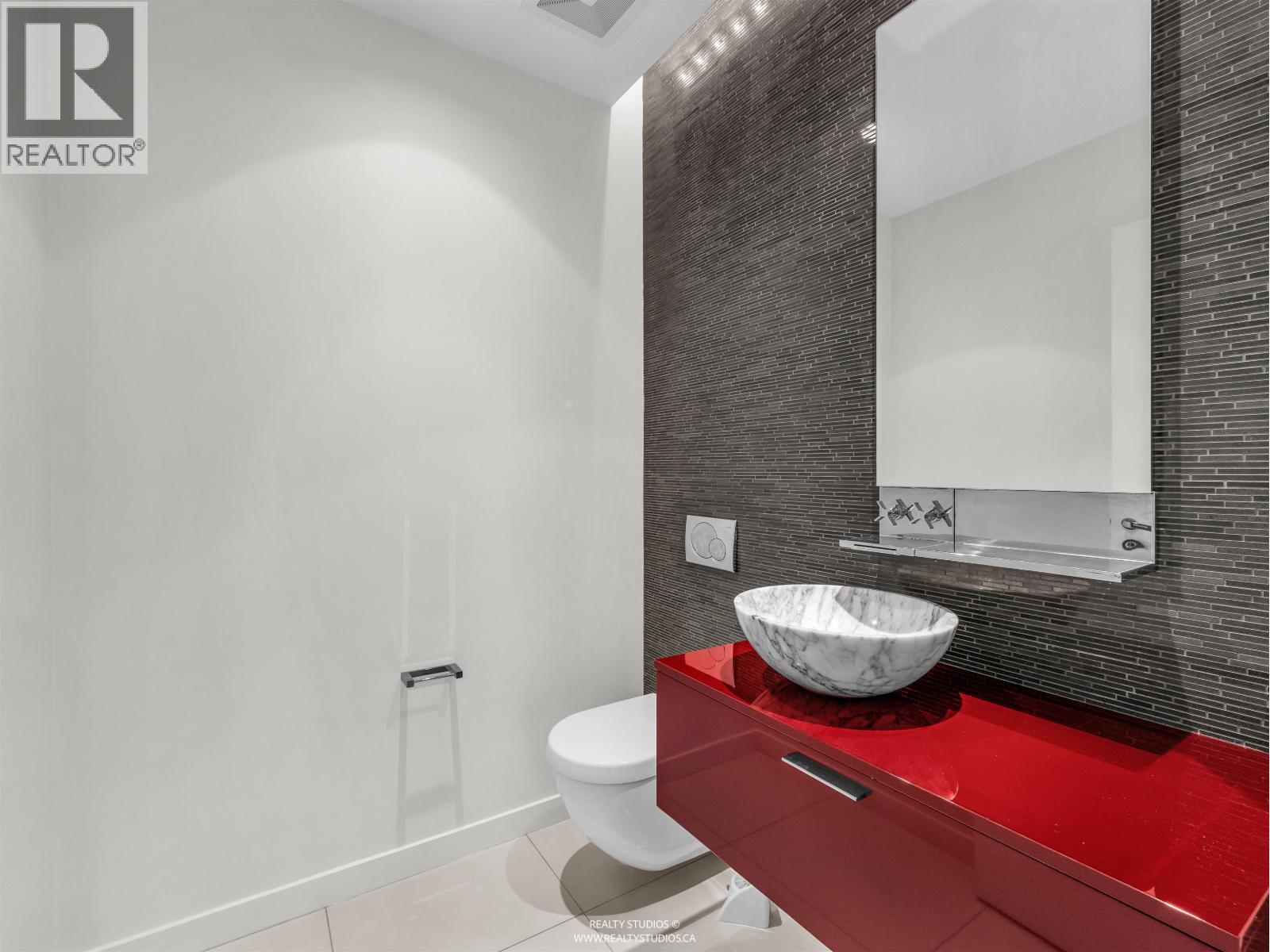 1301 277 THURLOW STREET, Vancouver