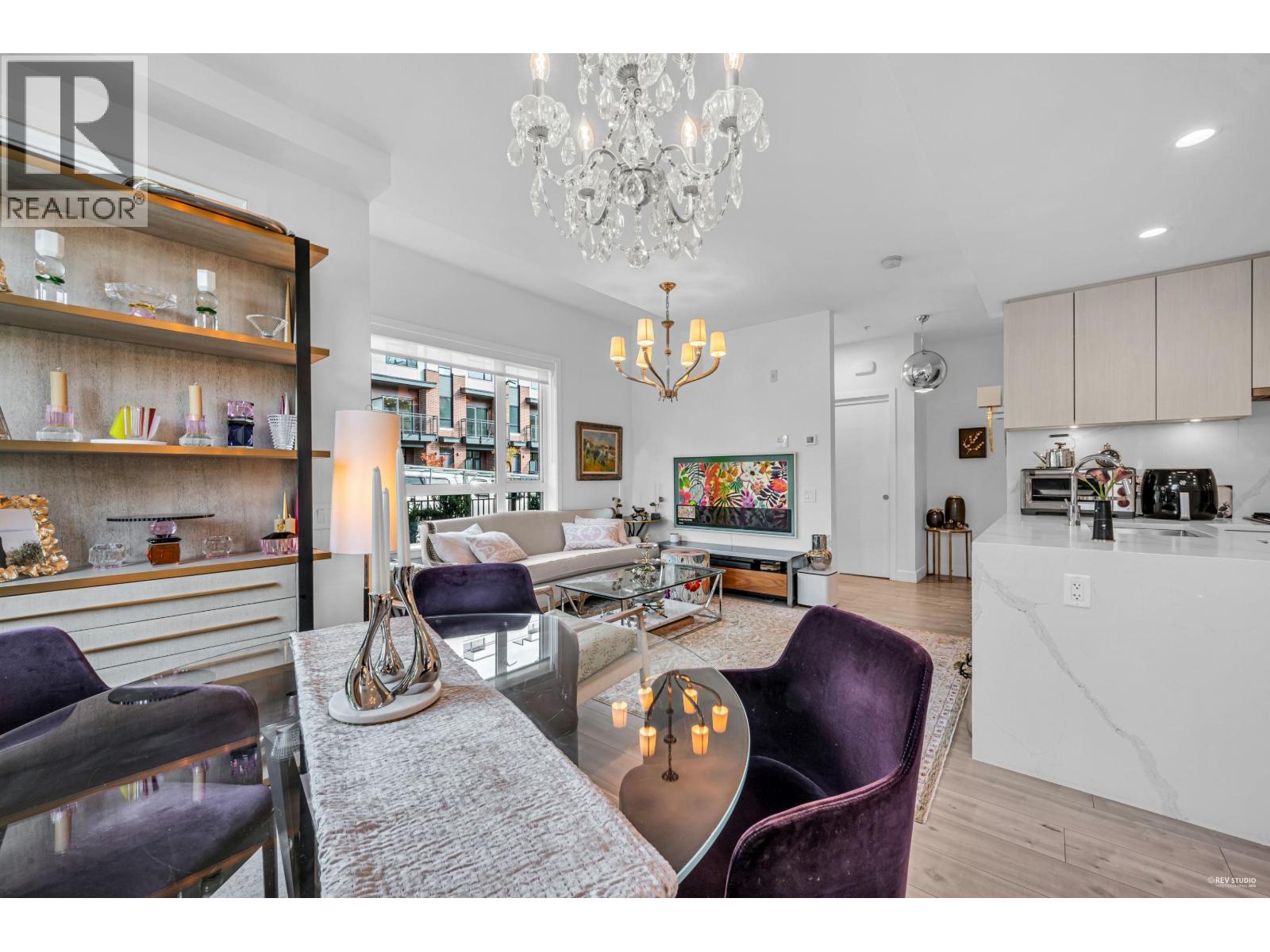 101 2035 GLENAIRE DRIVE, North Vancouver