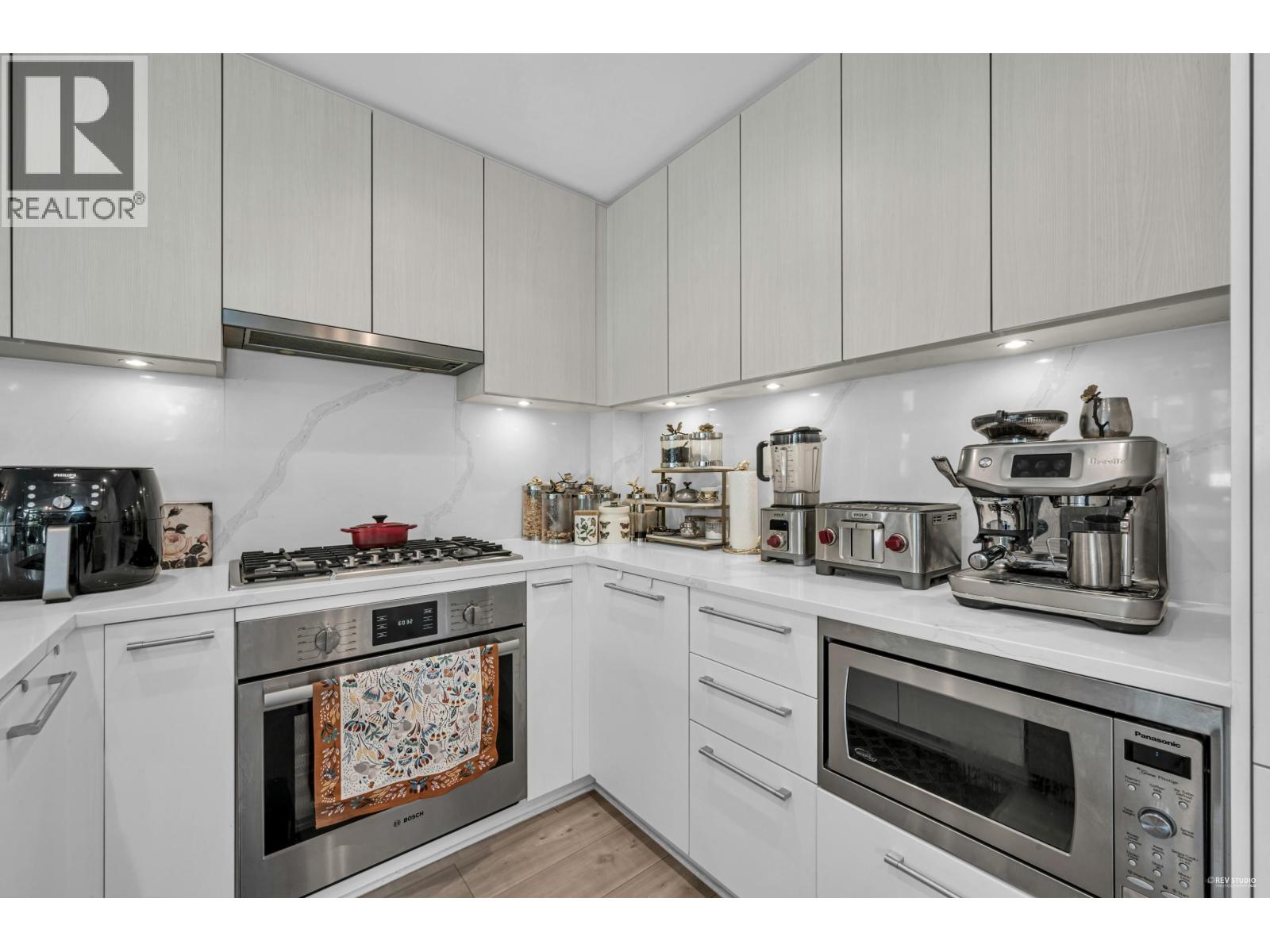 101 2035 GLENAIRE DRIVE, North Vancouver