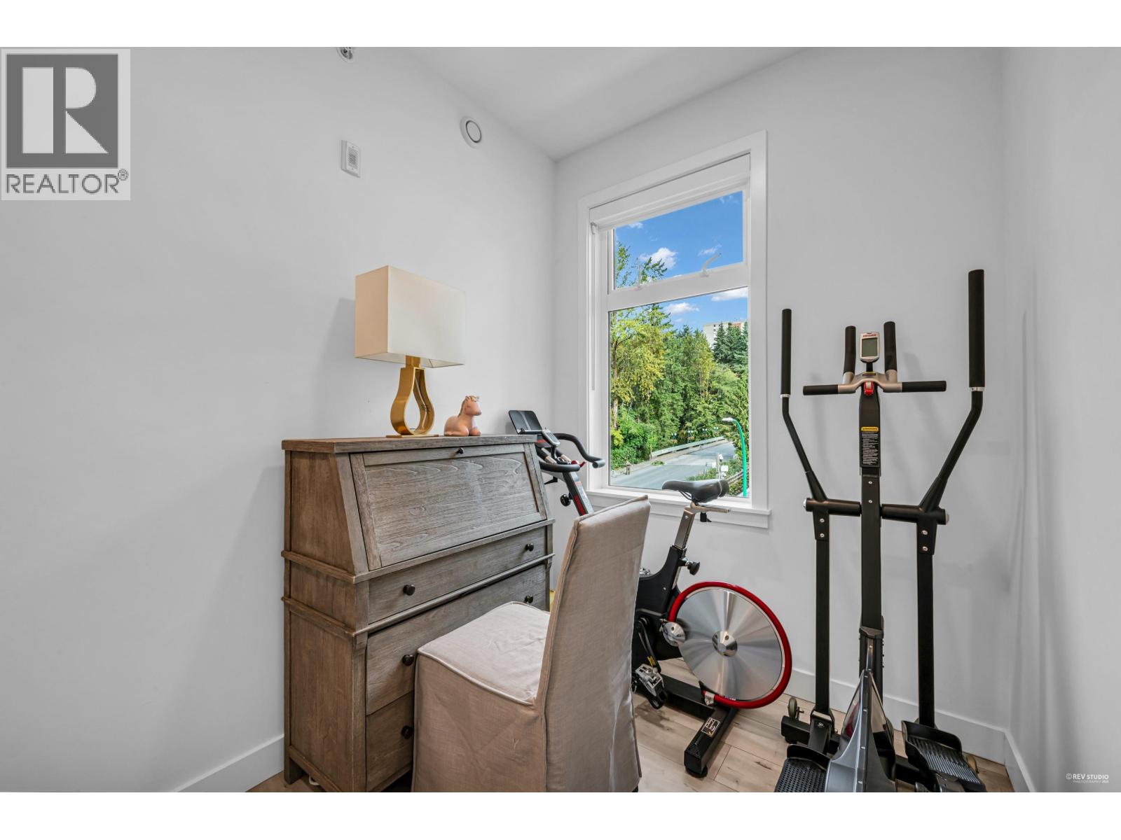 101 2035 GLENAIRE DRIVE, North Vancouver