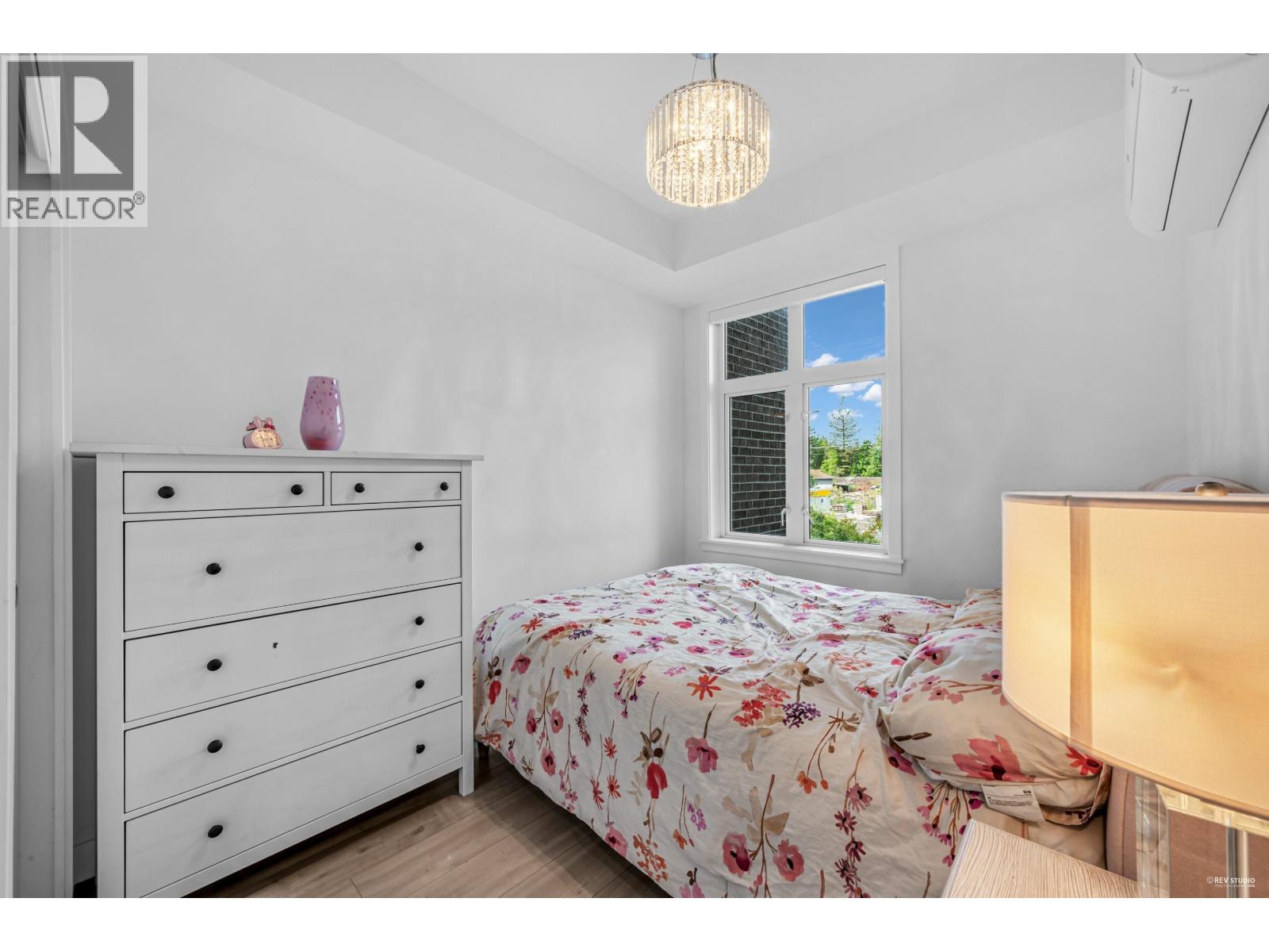 101 2035 GLENAIRE DRIVE, North Vancouver