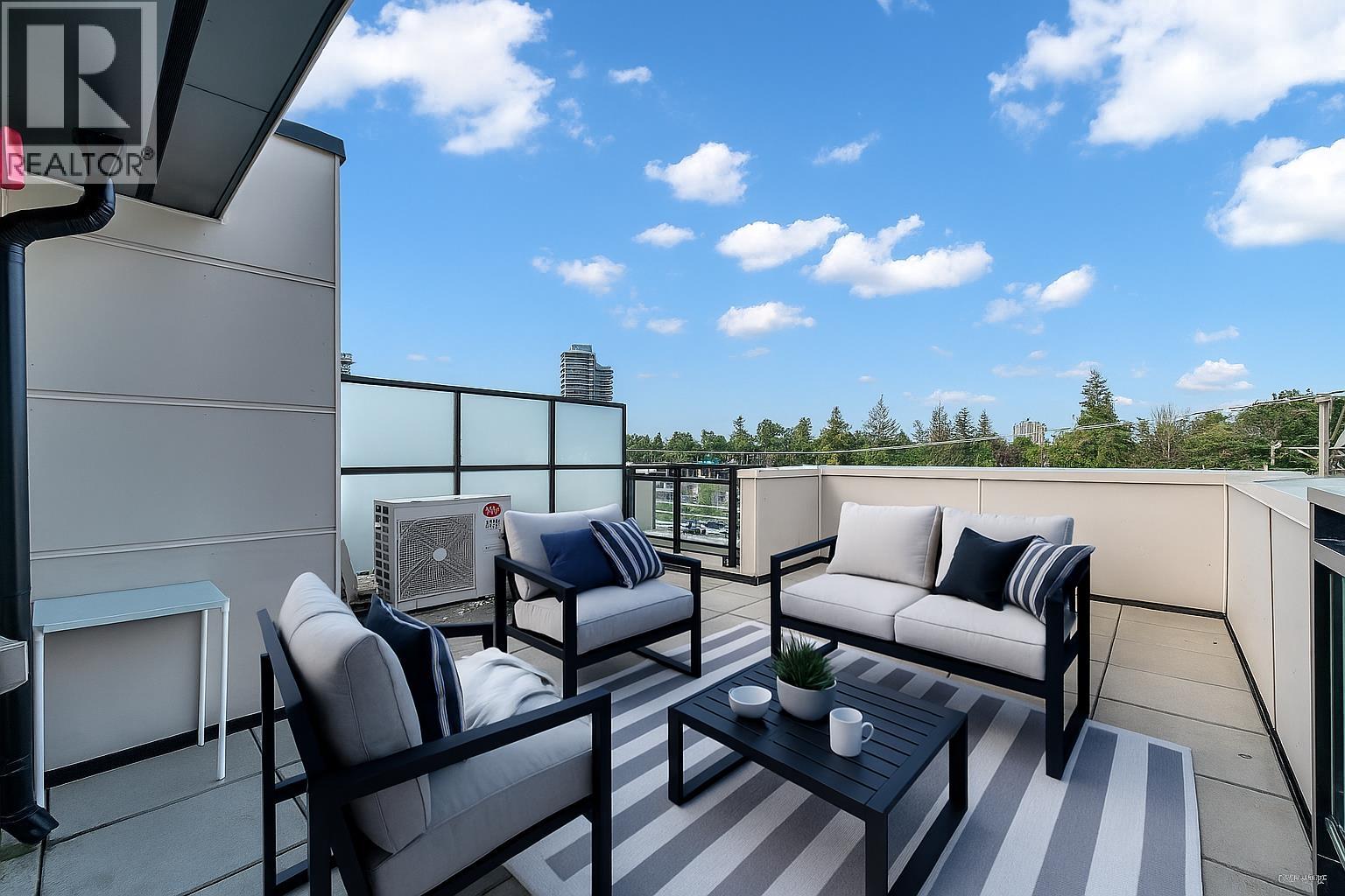 101 2035 GLENAIRE DRIVE, North Vancouver