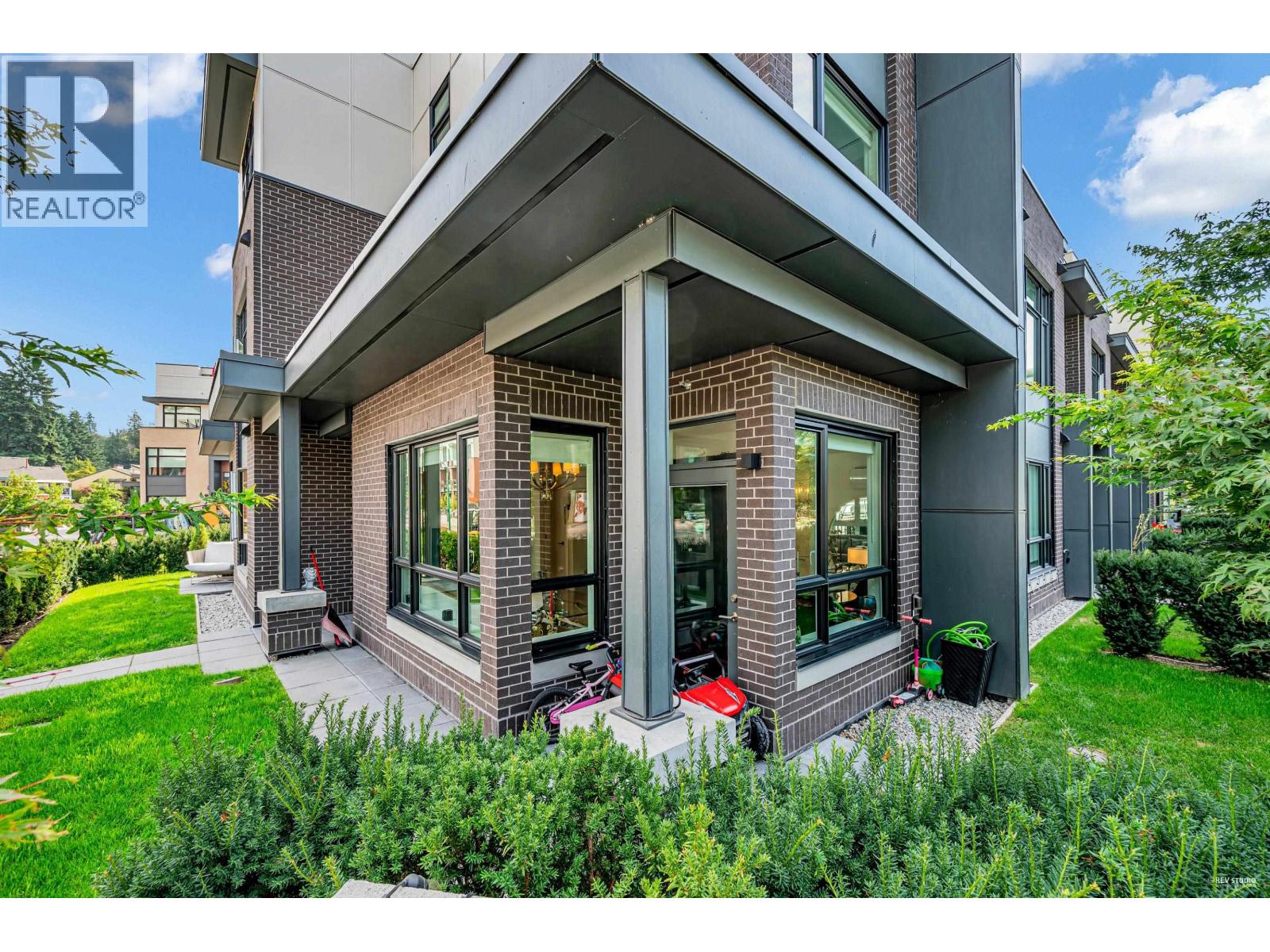 101 2035 GLENAIRE DRIVE, North Vancouver