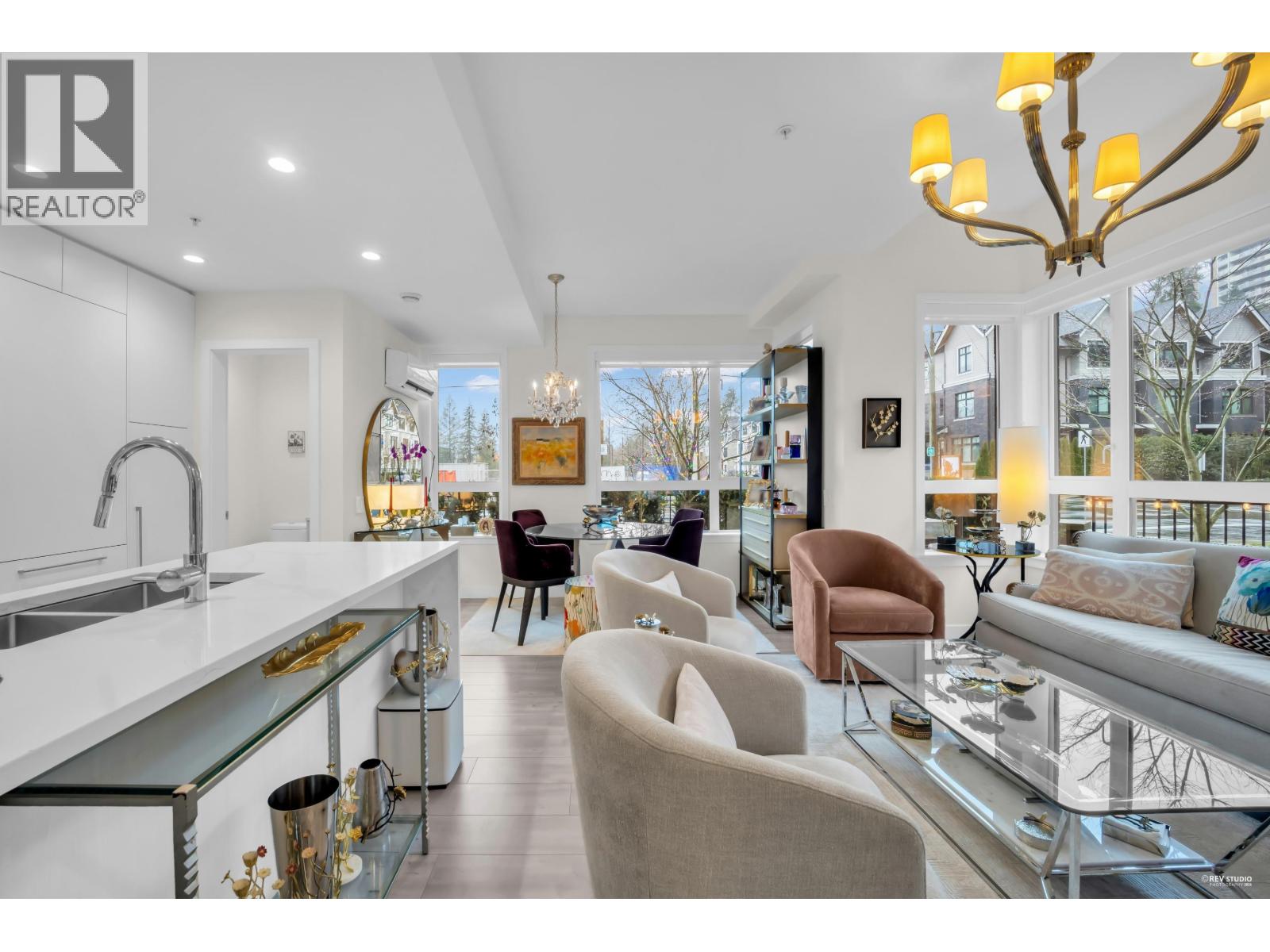101 2035 GLENAIRE DRIVE, North Vancouver