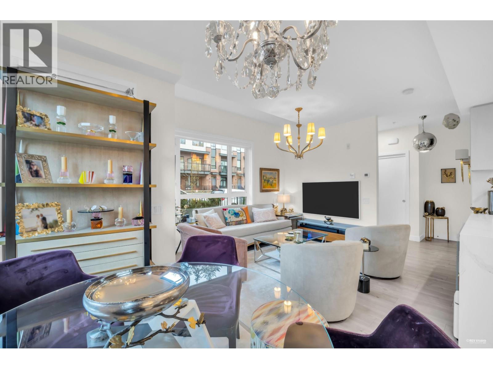 101 2035 GLENAIRE DRIVE, North Vancouver