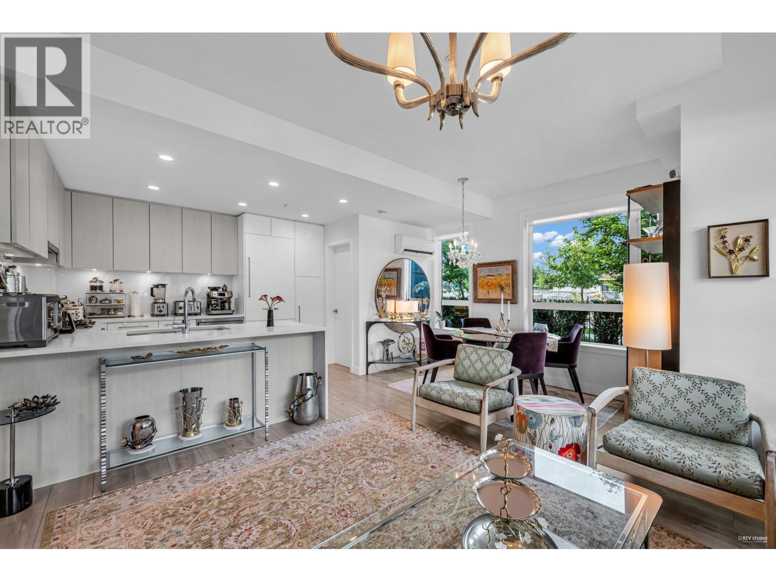 101 2035 GLENAIRE DRIVE, North Vancouver