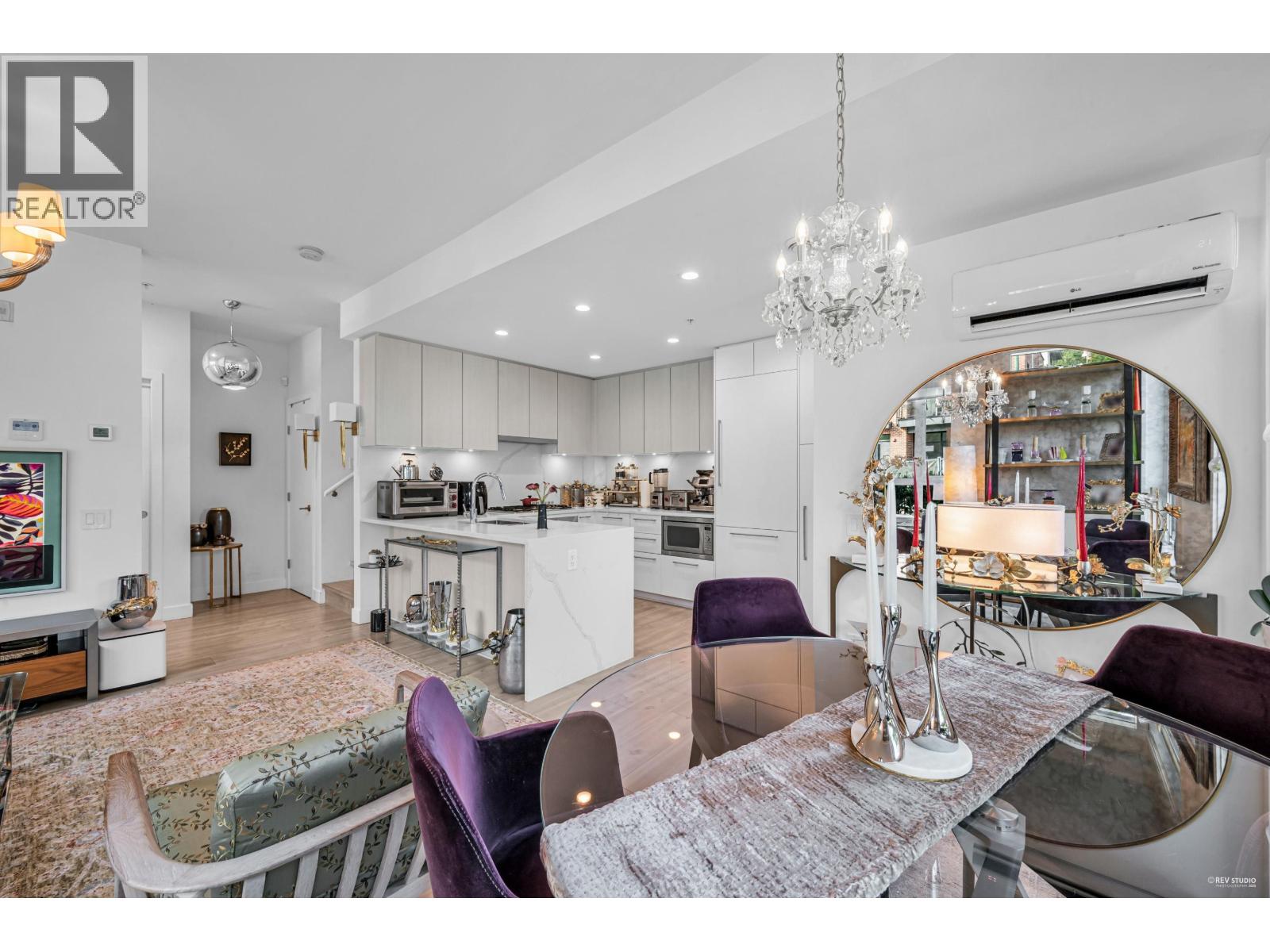101 2035 GLENAIRE DRIVE, North Vancouver