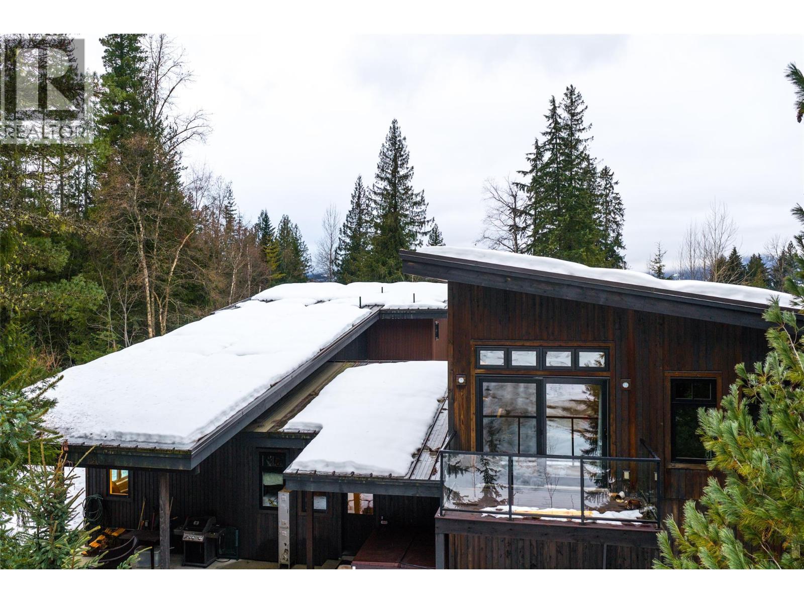 2083 Mountain Gate Road, Revelstoke