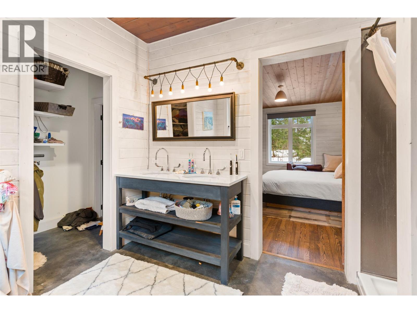 2083 Mountain Gate Road, Revelstoke