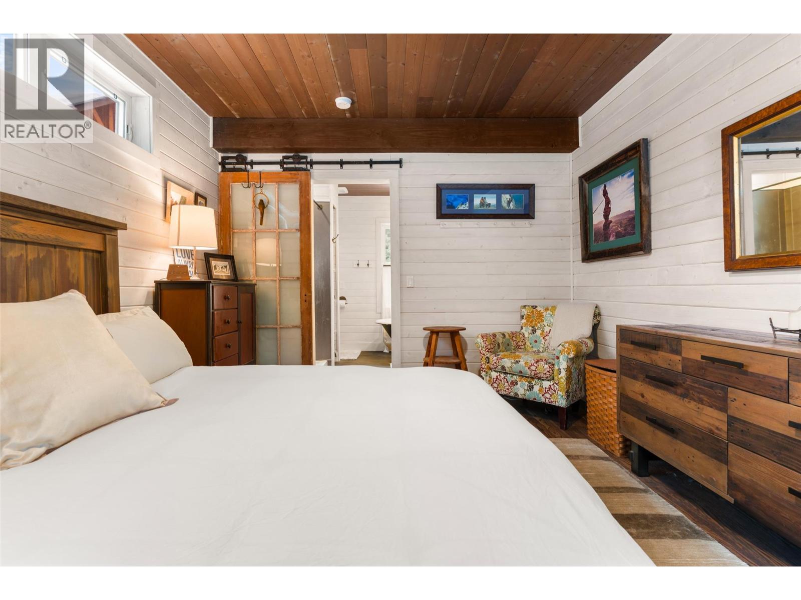 2083 Mountain Gate Road, Revelstoke