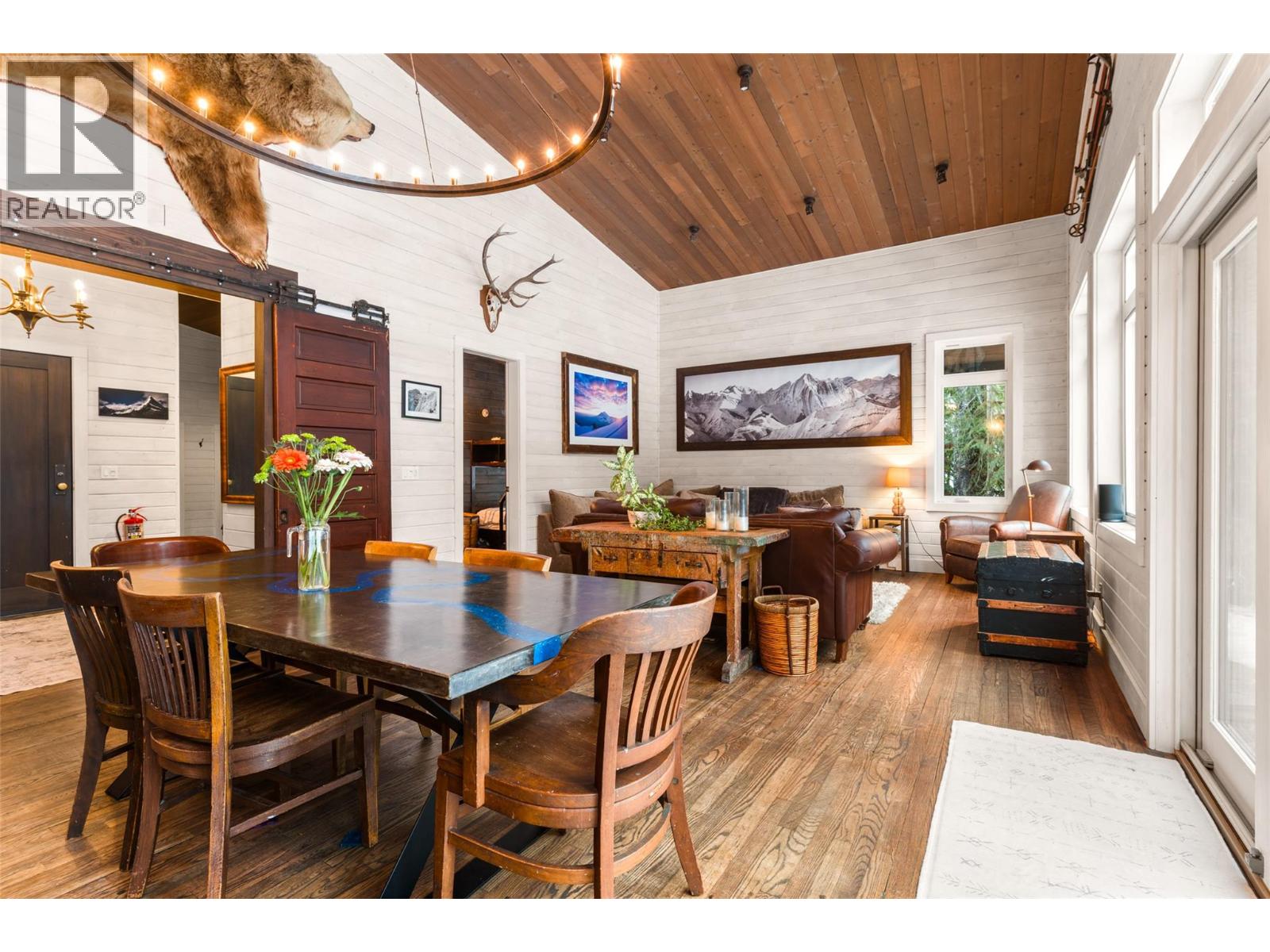 2083 Mountain Gate Road, Revelstoke