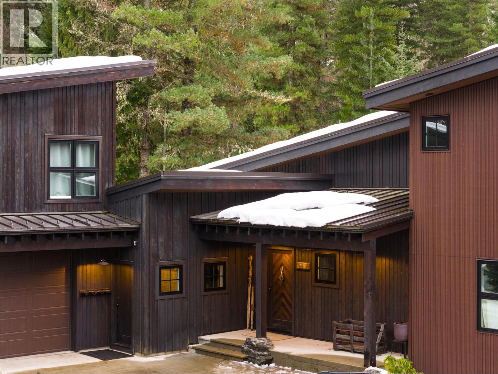 2083 Mountain Gate Road, Revelstoke