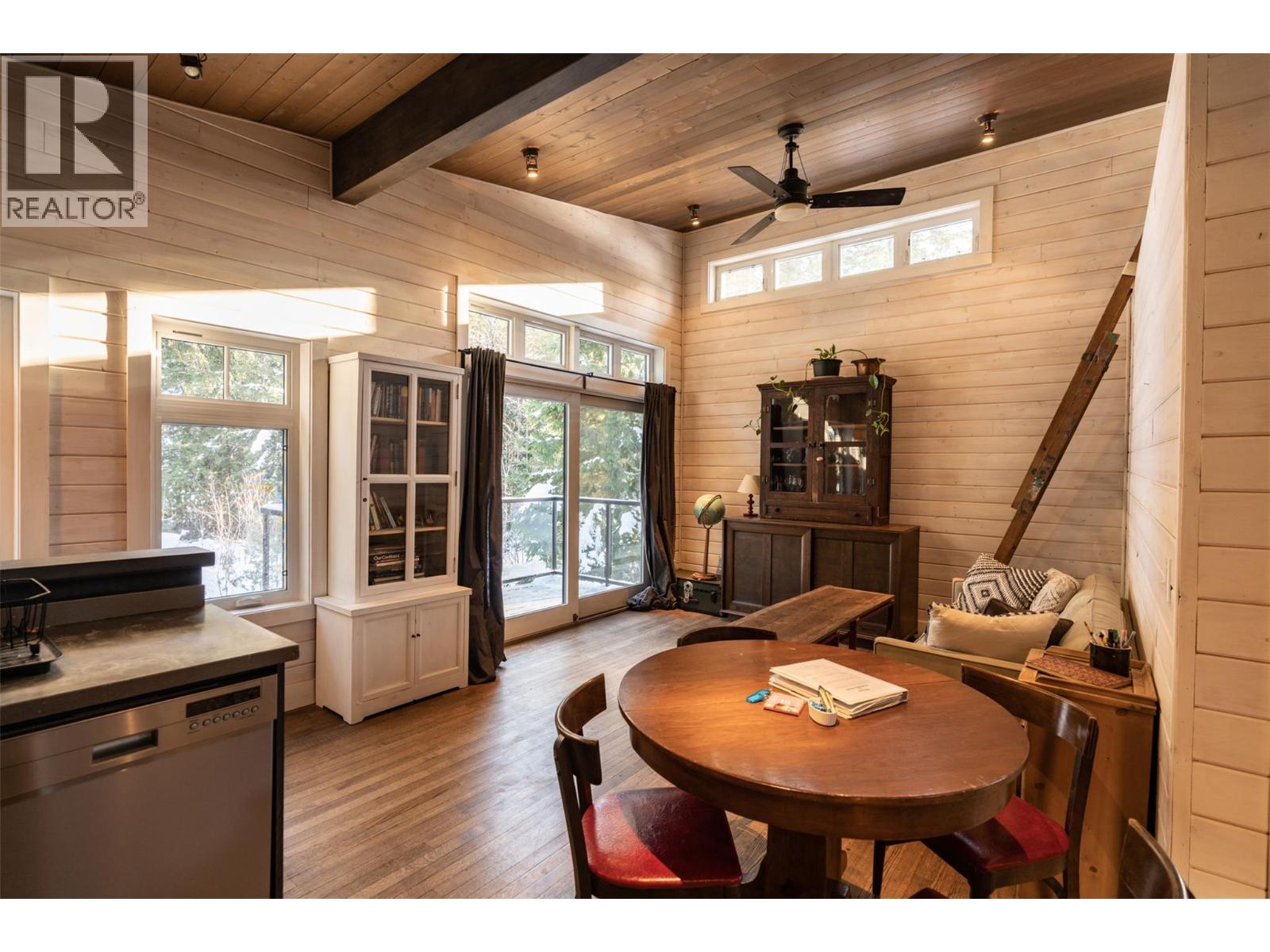 2083 Mountain Gate Road, Revelstoke