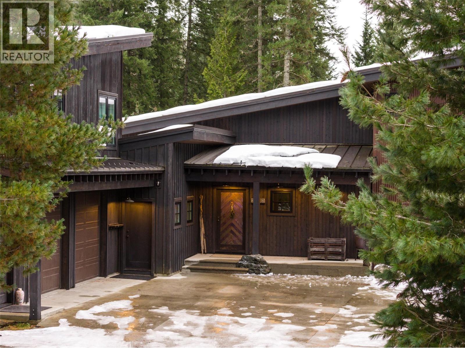 2083 Mountain Gate Road, Revelstoke