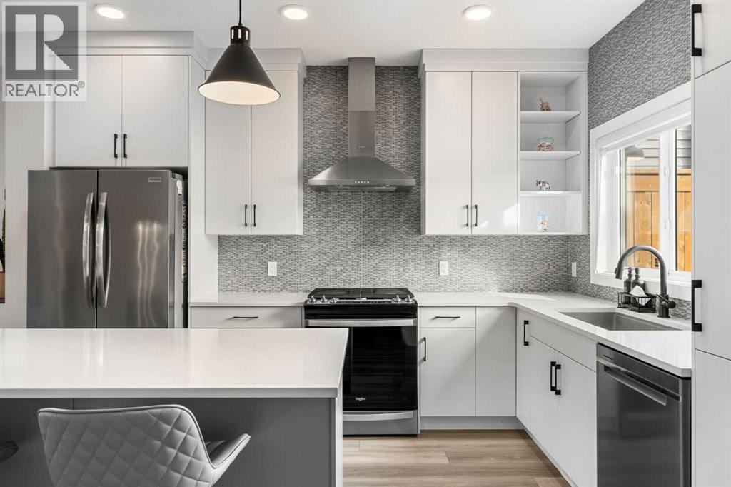 Single Family House for Sale in  Silverton Glen Crescent SW Silverado Calgary 