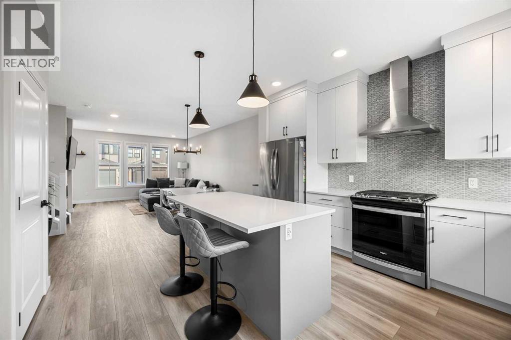 Single Family House for Sale in  Silverton Glen Crescent SW Silverado Calgary 