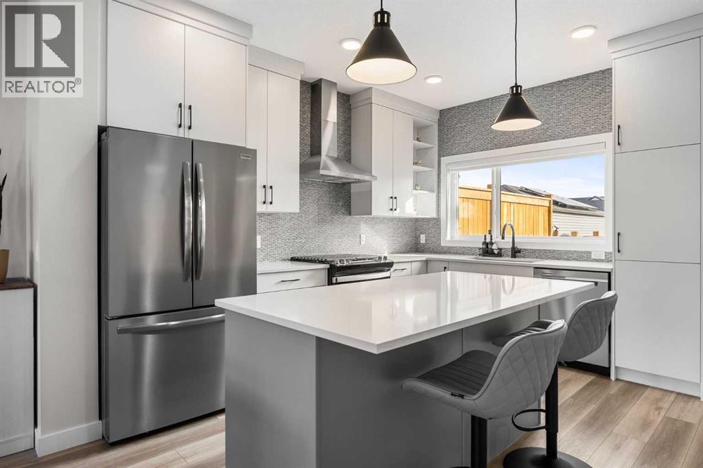 Single Family House for Sale in  Silverton Glen Crescent SW Silverado Calgary 