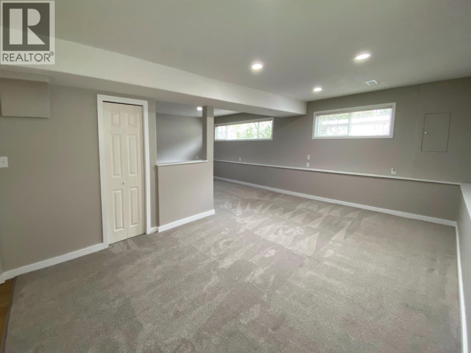 192 CRESTVIEW DRIVE - 6