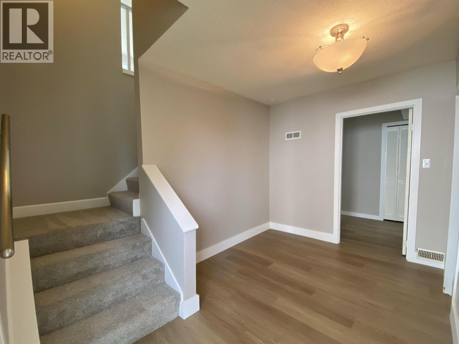 192 CRESTVIEW DRIVE - 10
