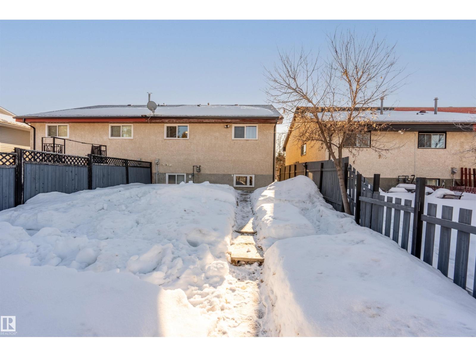 4414 50 AV — photo 24