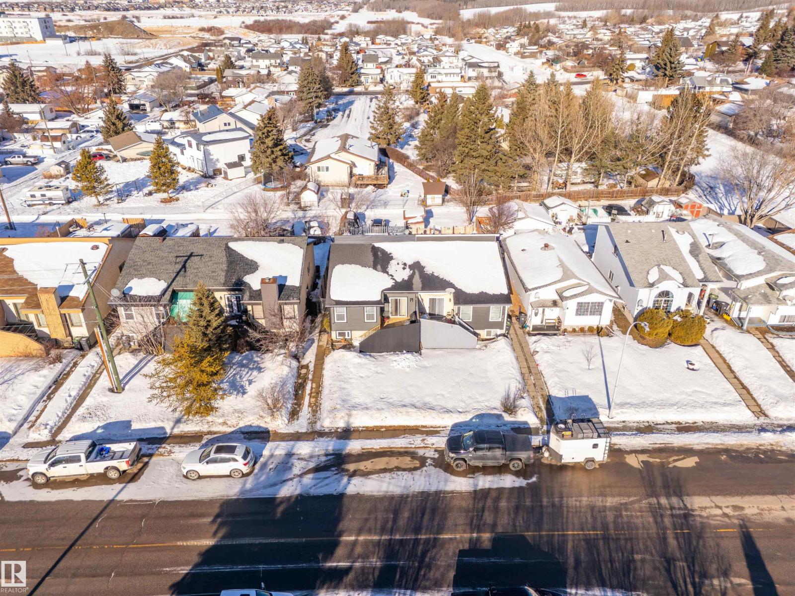 4414 50 AV — photo 28