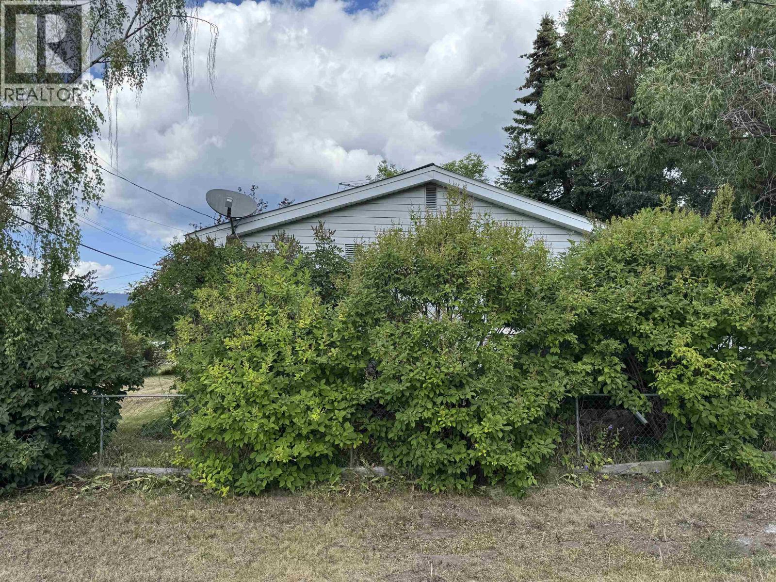 204 3RD AVENUE, Fort St. James